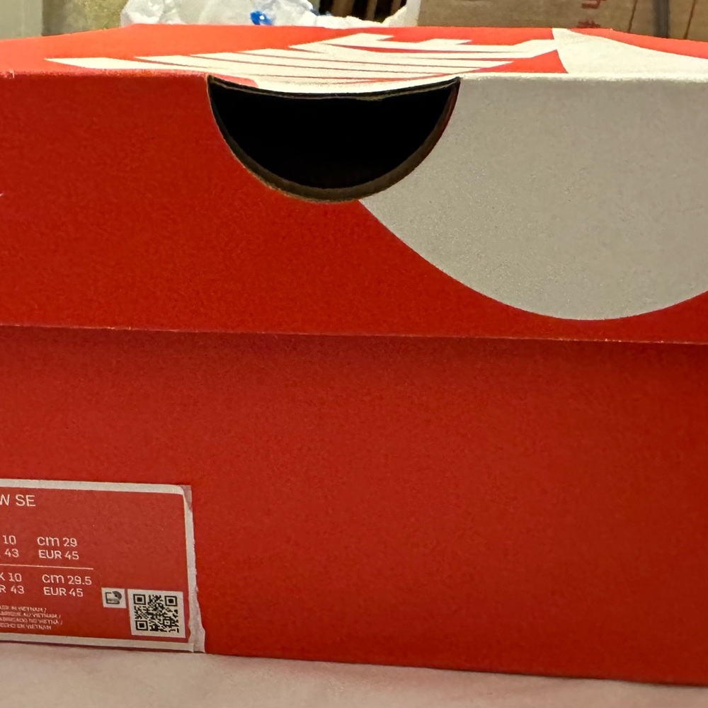 Nike Red and White VR Accessory Box